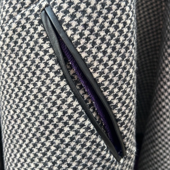 Reversible Houndstooth and Purple Cape - Picture 3 of 7
